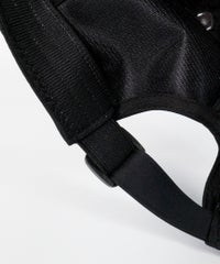 後部ベルト部分アップ(ブラック×ホワイト)