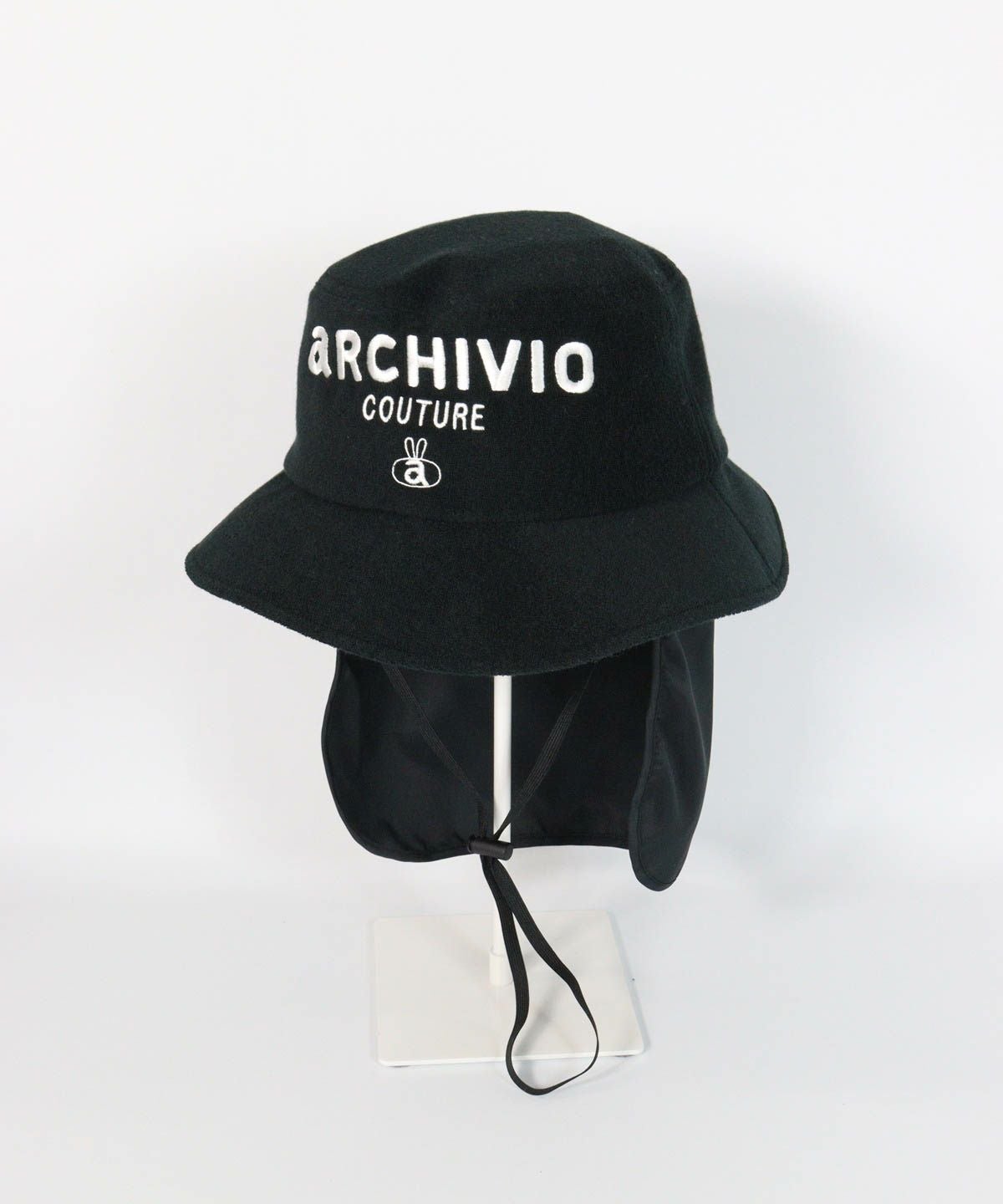 サンシェード付ロゴ刺繍ハット（ブラック）