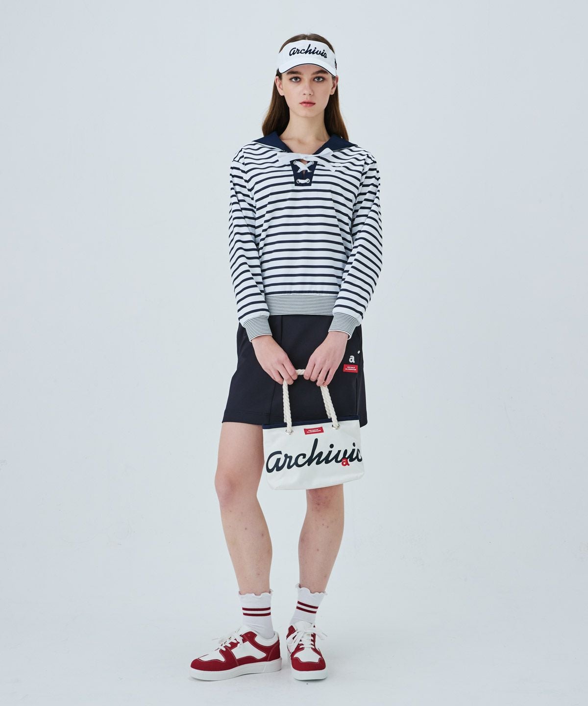 モデル着用画像(ホワイト×レッド)