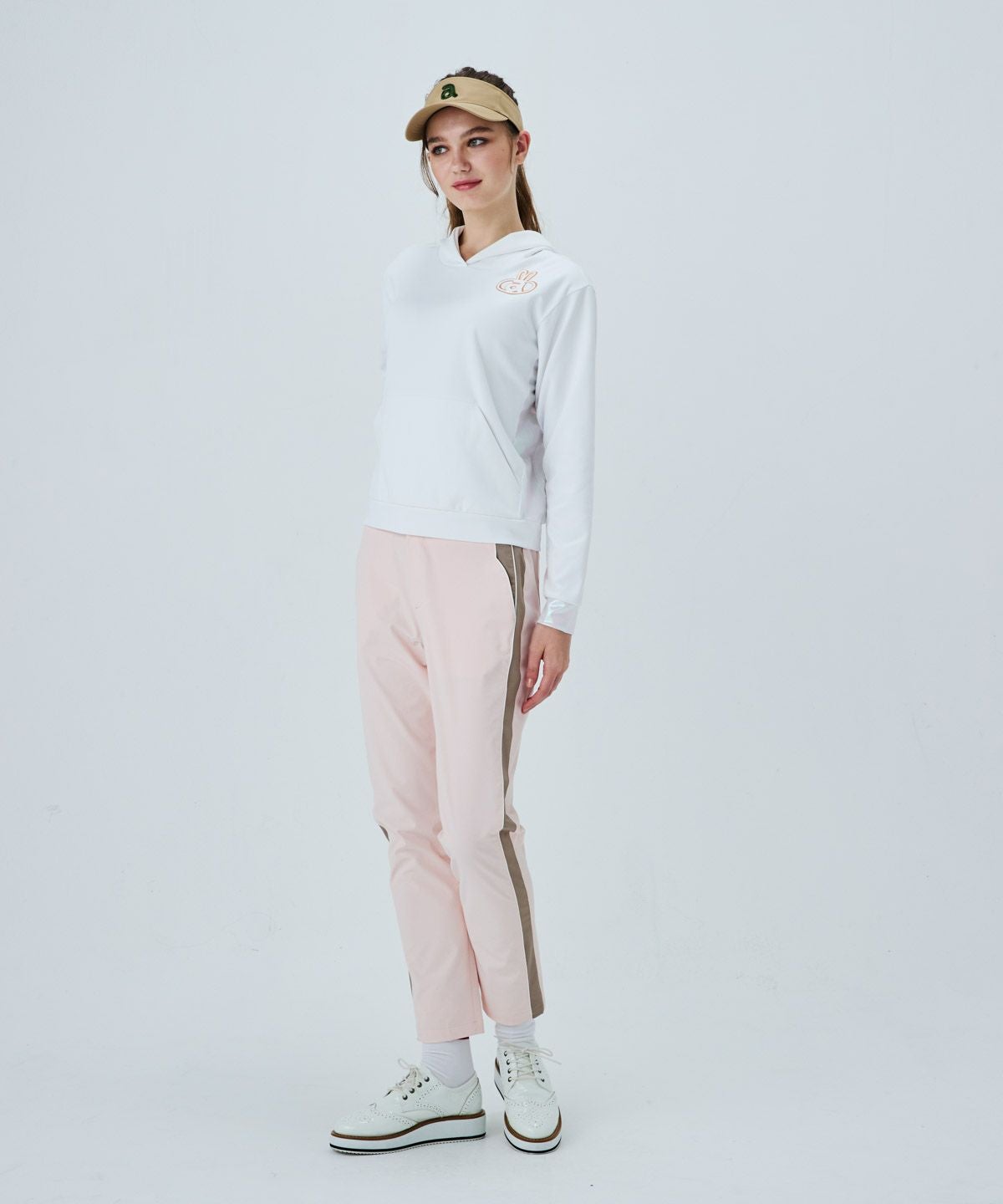 モデル着用画像(ホワイト×レッド)