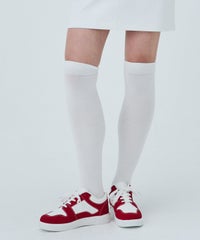 モデル着用画像(ホワイト×レッド)