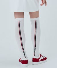 モデル着用画像(ホワイト×レッド)