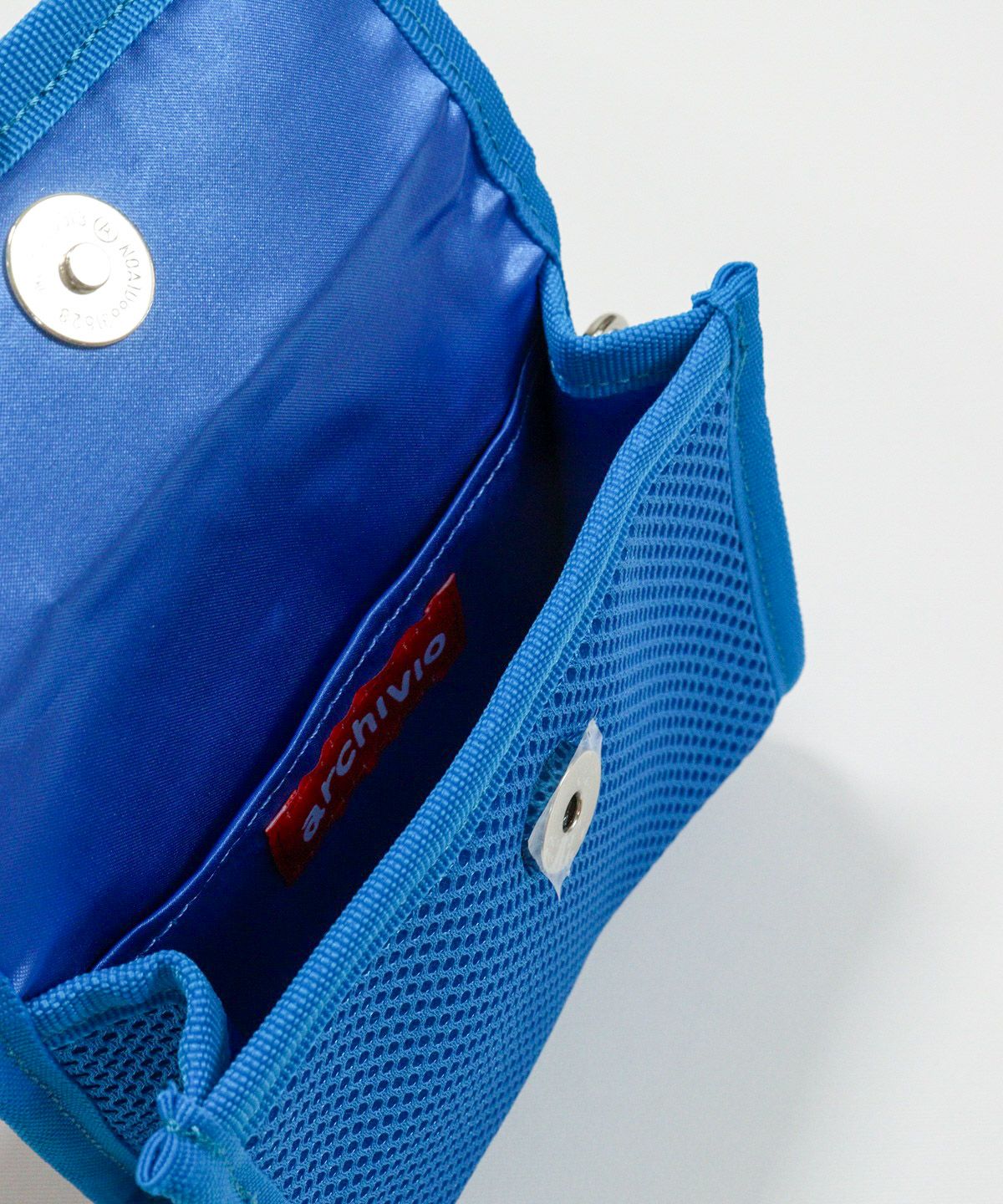 内側（ブルー）