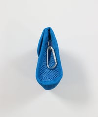 メッシュポーチ横（ブルー）