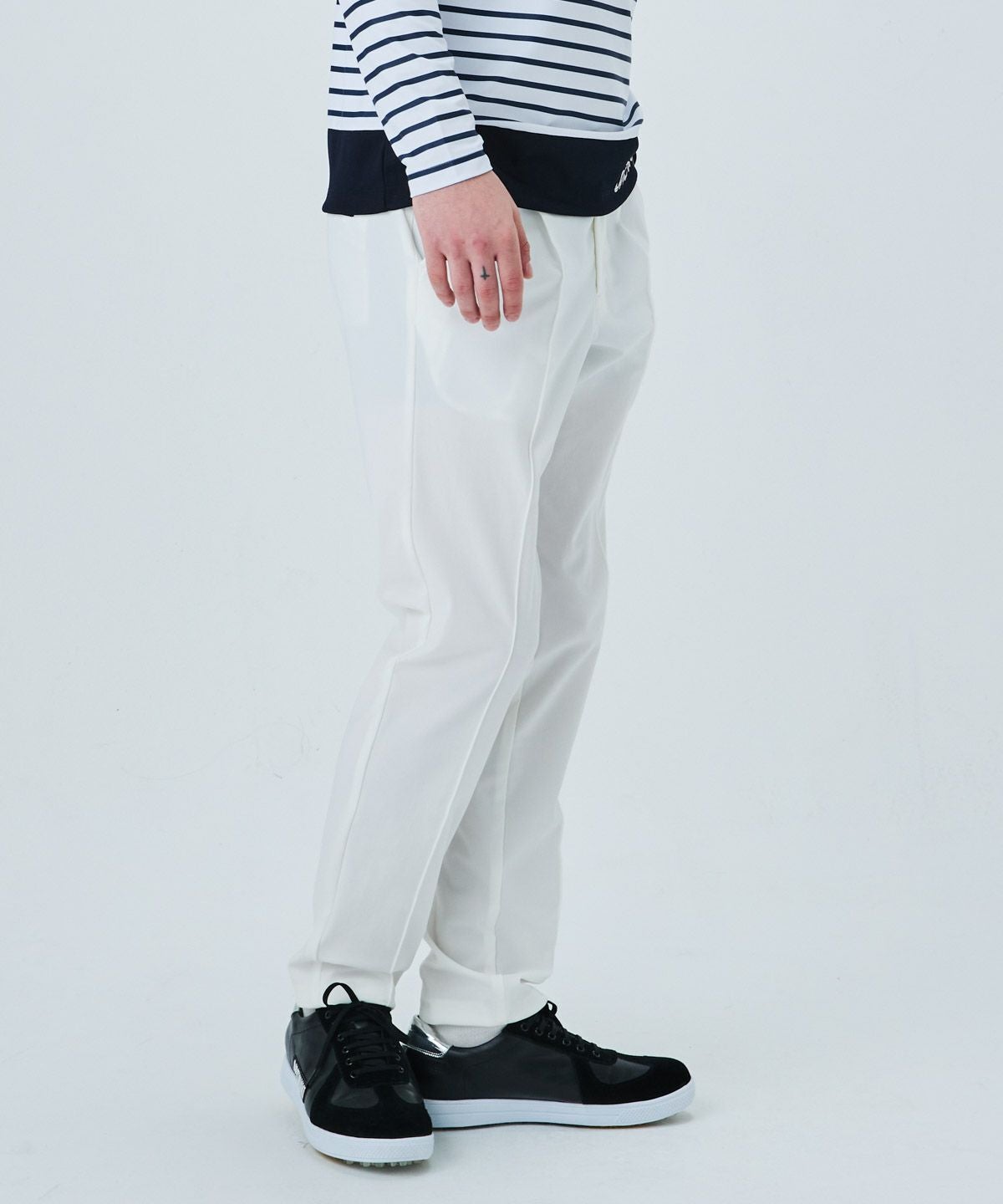 モデル着用画像(ホワイト)