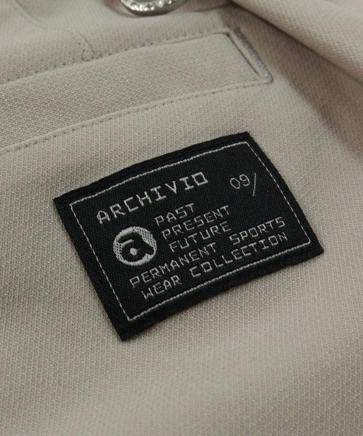 ロゴタグ（ライトグレー）