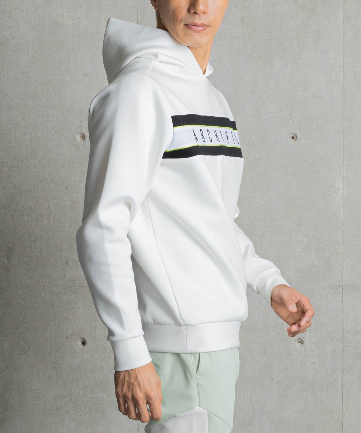 モデル着用画像(ホワイト)