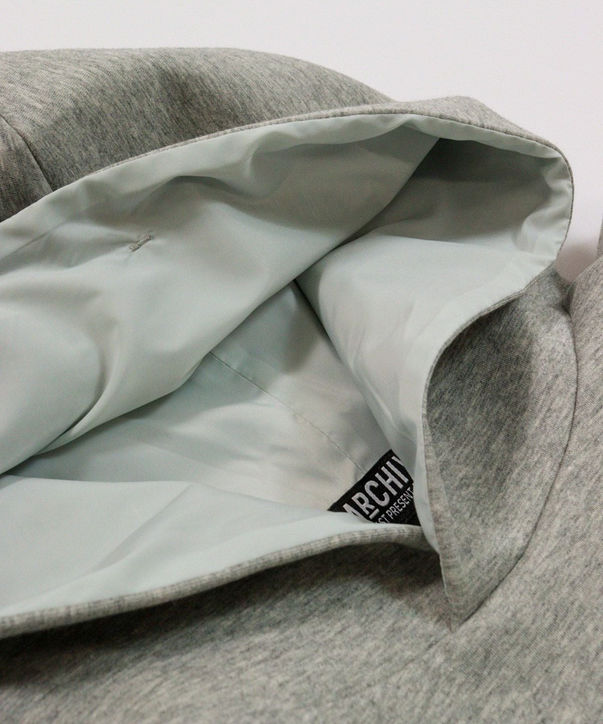 首元内側(ライトグレー)