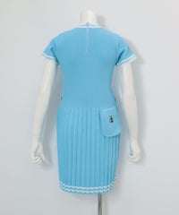 リブプリーツ切替ワンピース(ライトブルー)後ろ