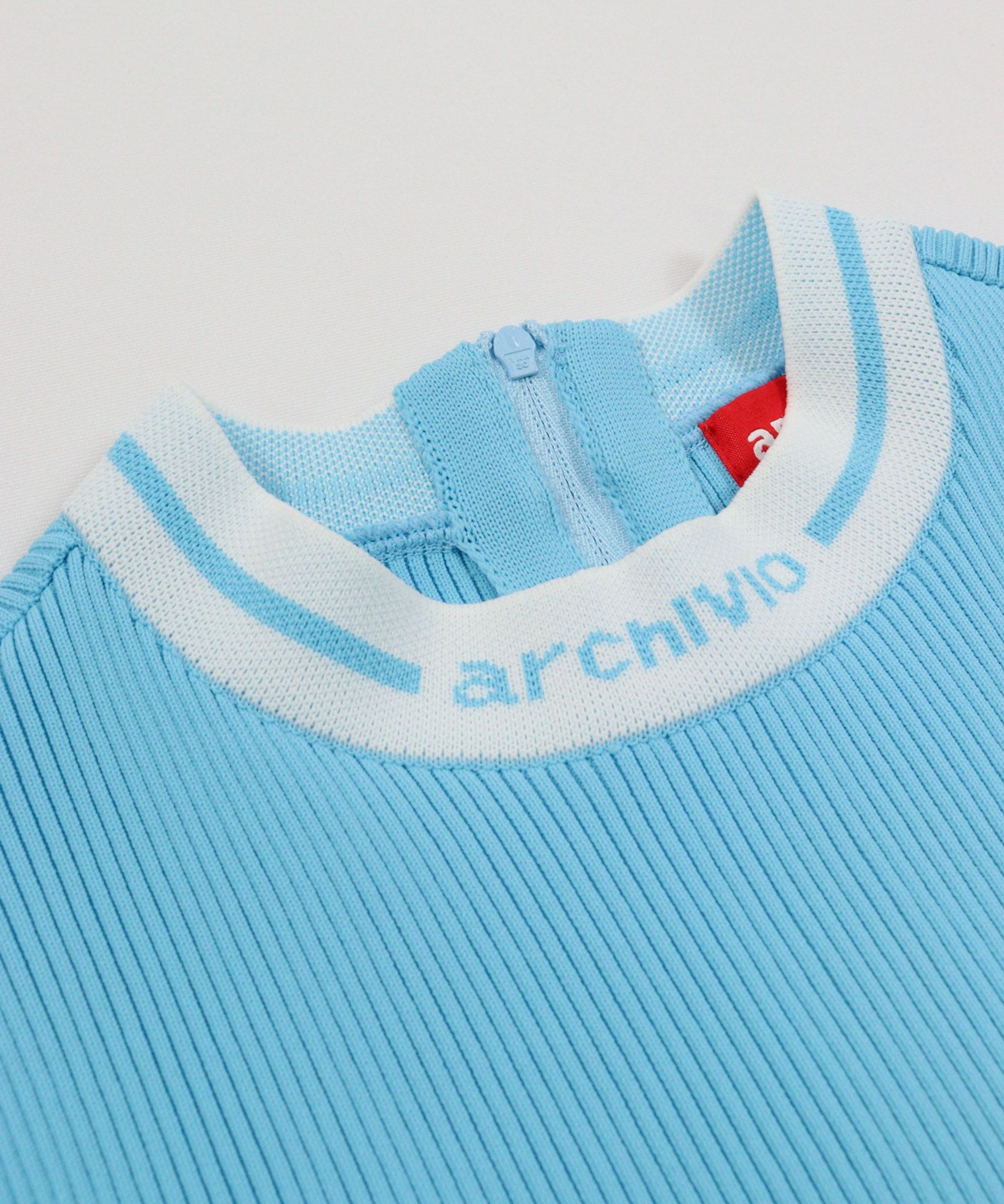 首元(ライトブルー)