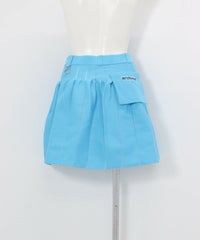 ボリュームニットスカート後（ライトブルー）