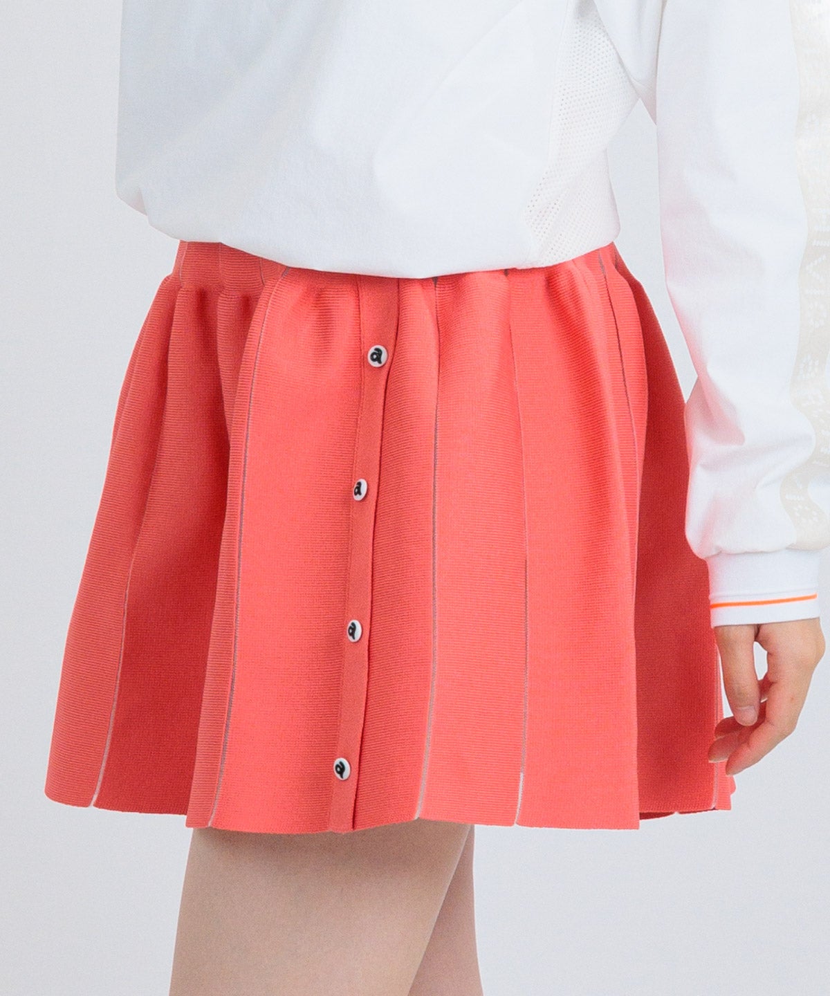 モデル着用画像(ライトオレンジ)