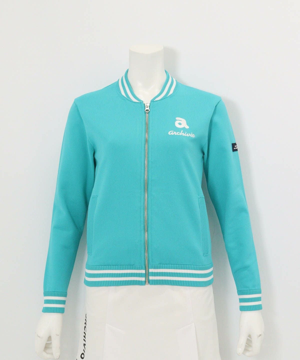 バック刺繍ニットブルゾン（ライトブルー）