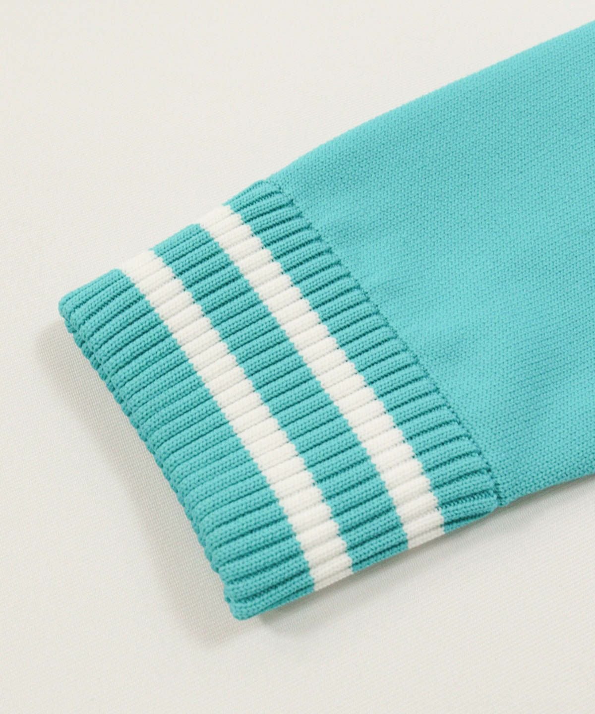 袖口（ライトブルー）