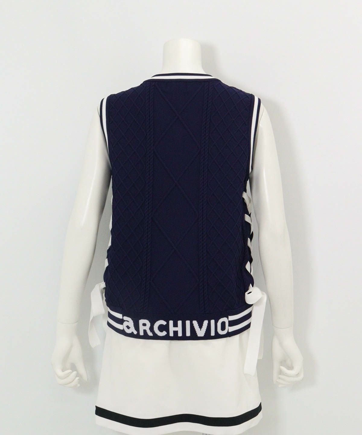 サイドリボンケーブルニットベスト後（ネイビー）