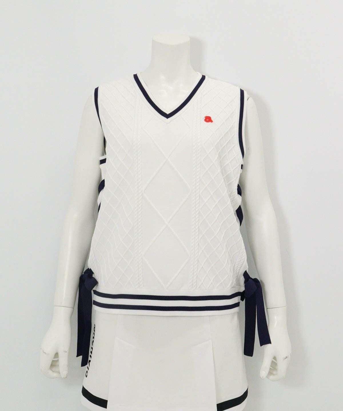 サイドリボンケーブルニットベスト