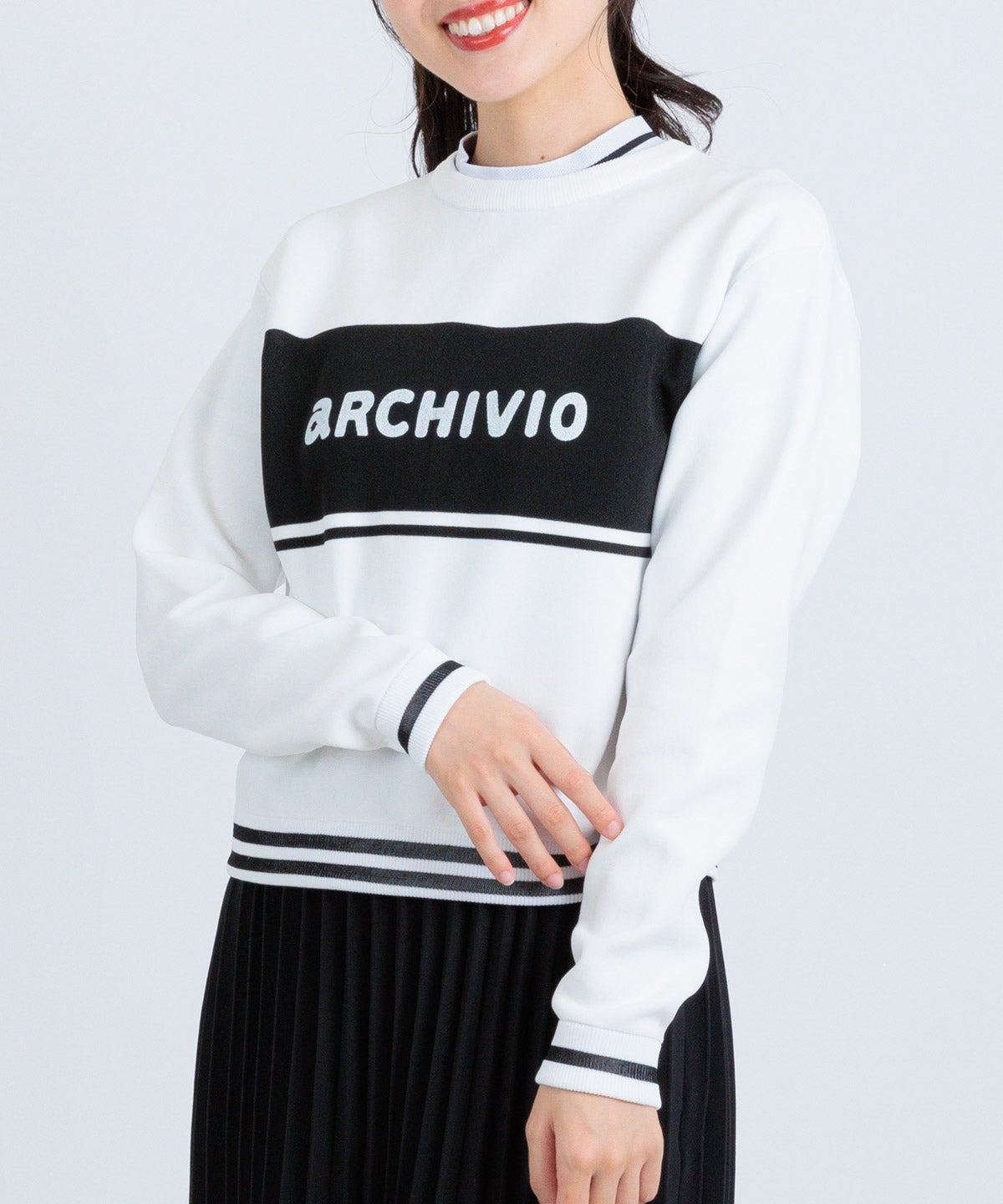 モデル着用画像(ホワイト×ブラック)