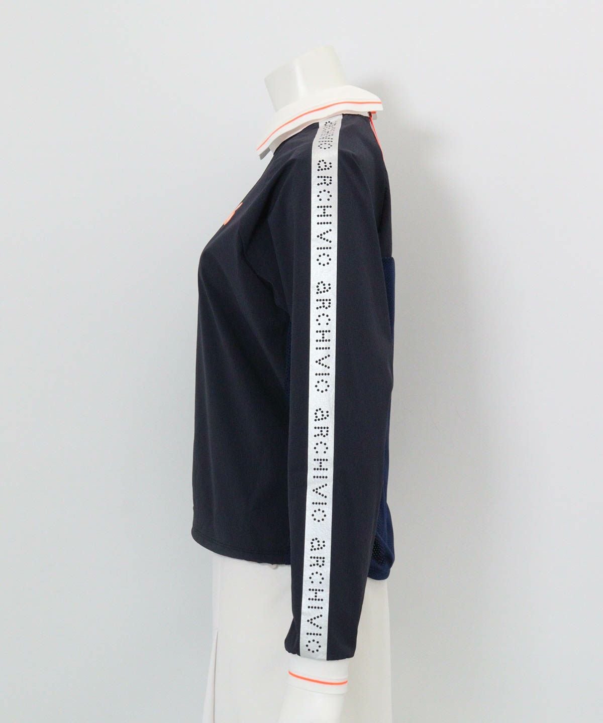 バックメッシュ冷感プルオーバー横（ネイビー）