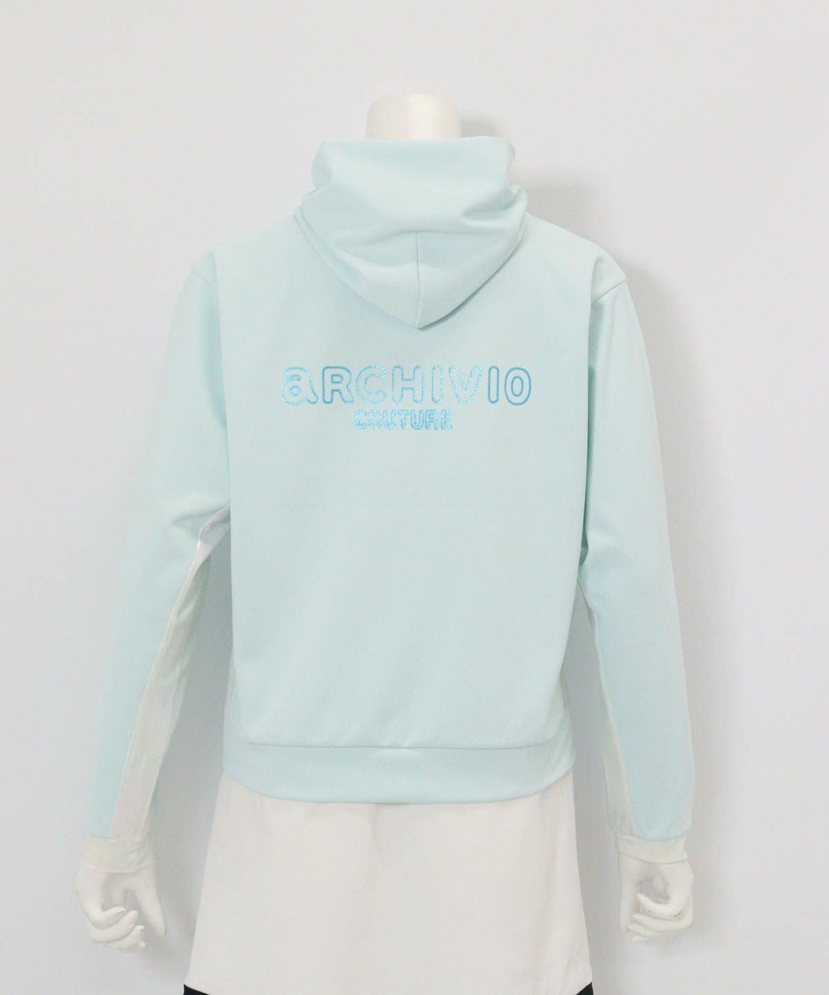 オーロララインUV速乾プルパーカー後（ライトブルー）