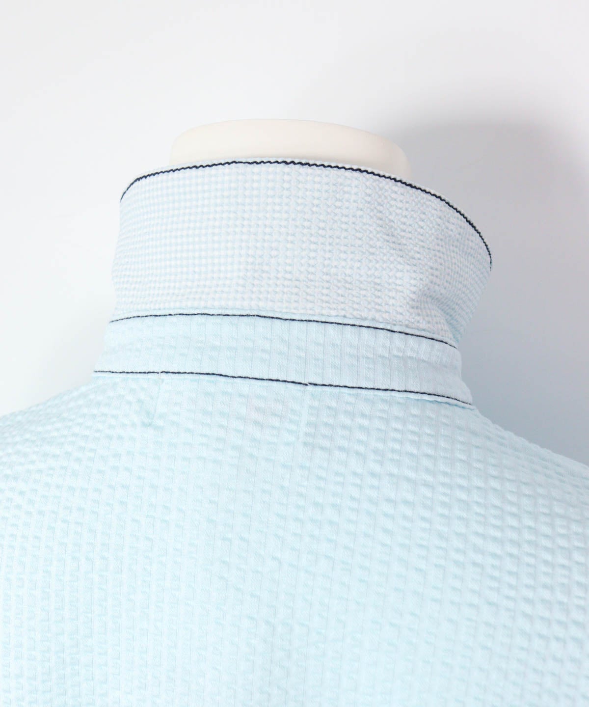 首元後ろ(ライトブルー)