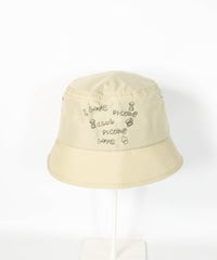 ロゴ刺繍撥水バケットハット(ベージュ)前