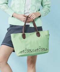 モデル着用画像（ライトグリーン）