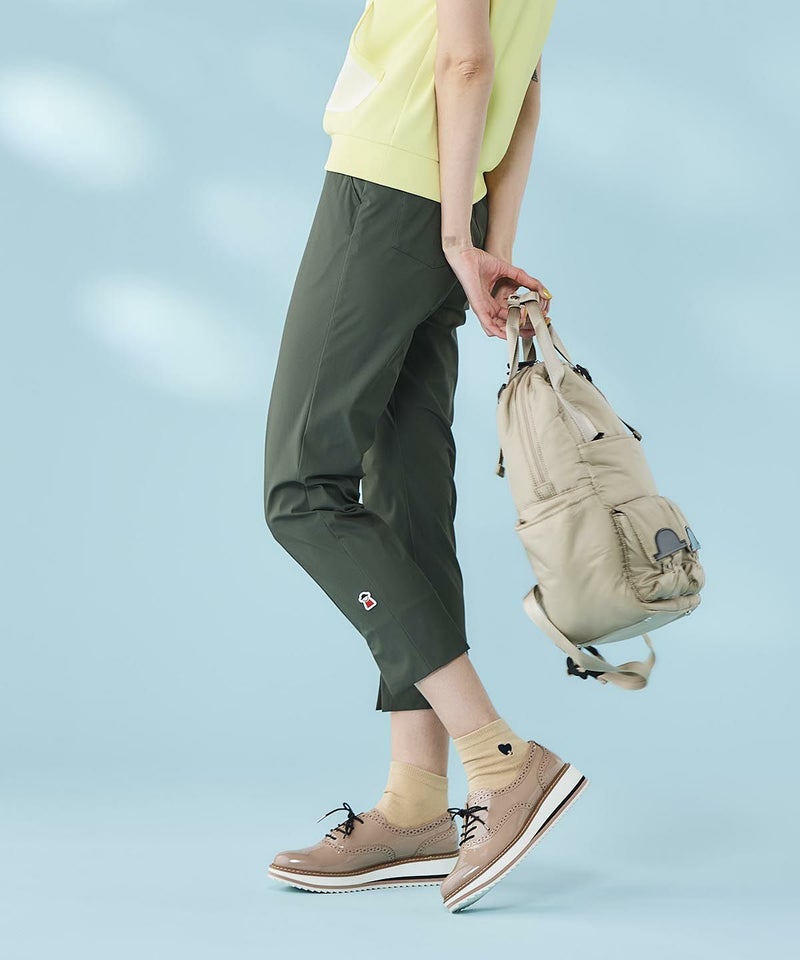 モデル着用画像（カーキ）