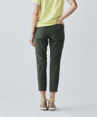 モデル着用画像（カーキ）