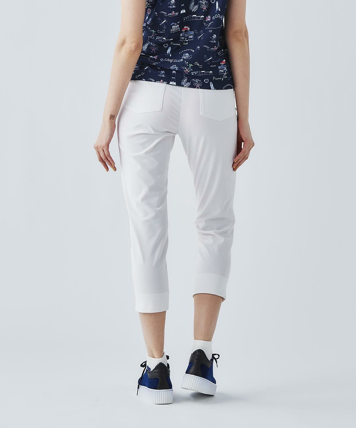 モデル着用画像（ホワイト）