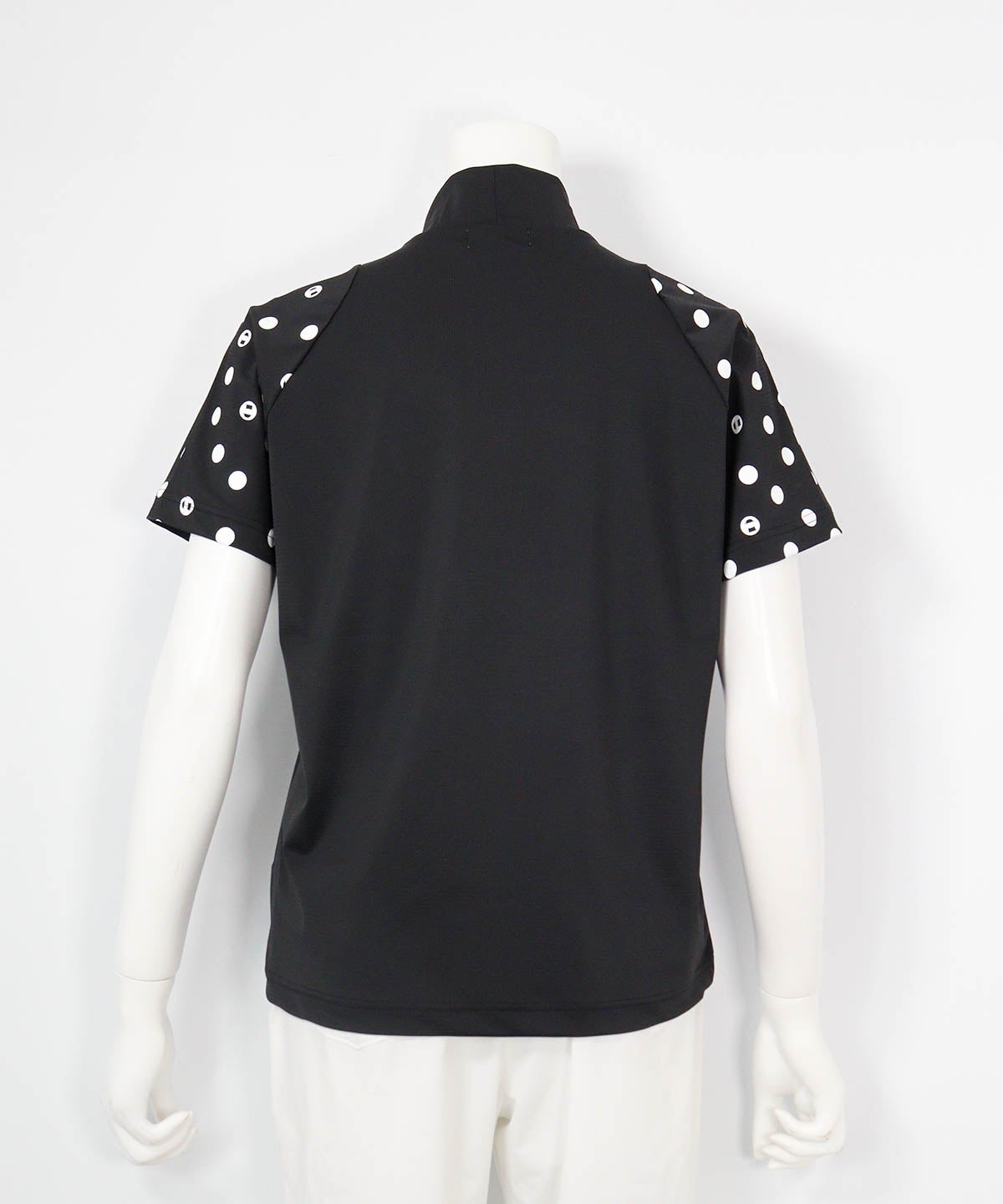 ドット袖冷感プルオーバー（ブラック）後ろ