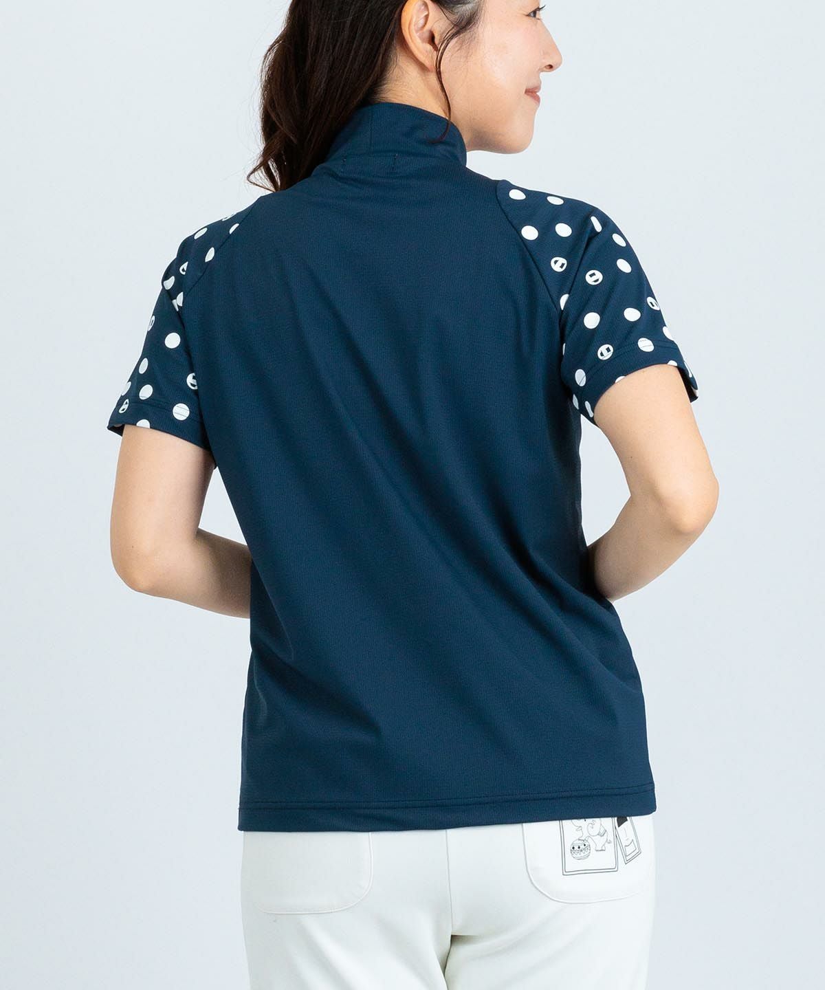 モデル着用画像（ネイビー）