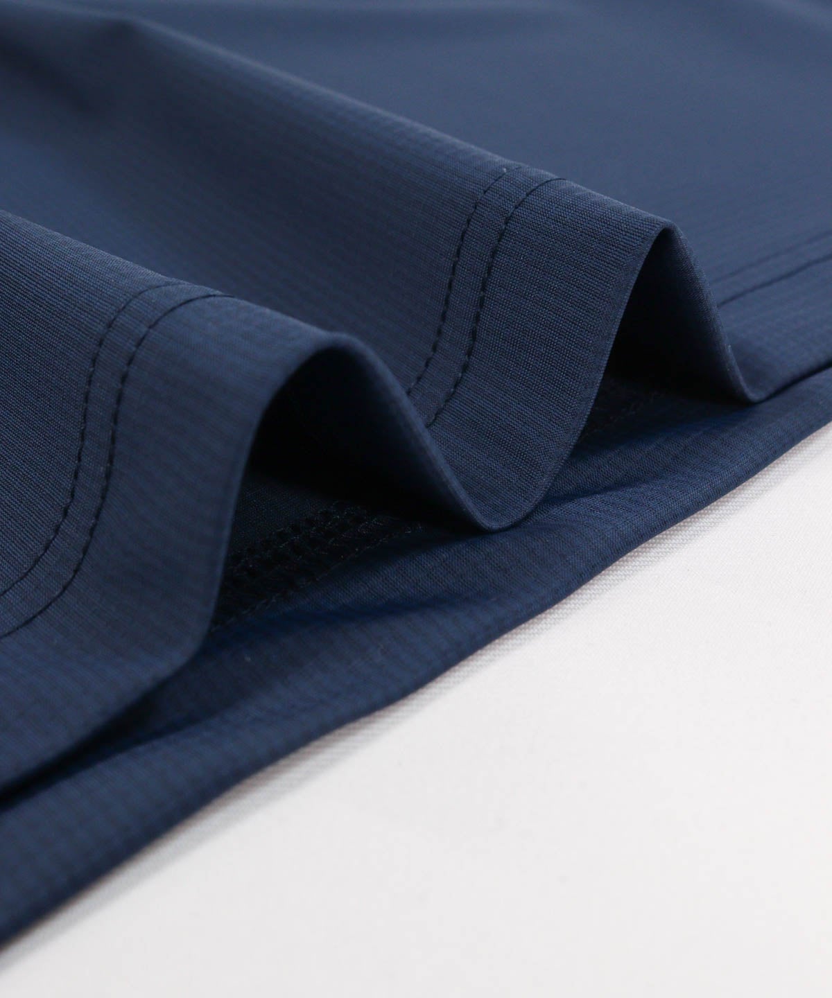 裾・生地感（ネイビー）