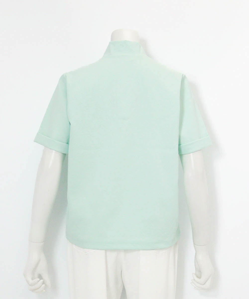 裾刺繍UV速乾ジッププルオーバー後（ライトグリーン）