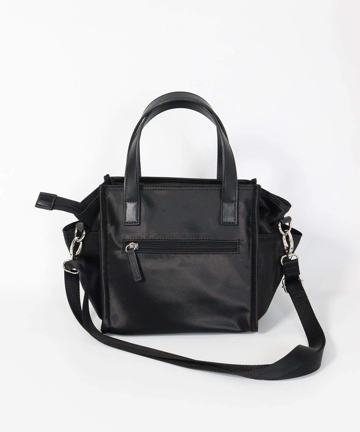 スクエアショルダーバッグ後（ブラック）