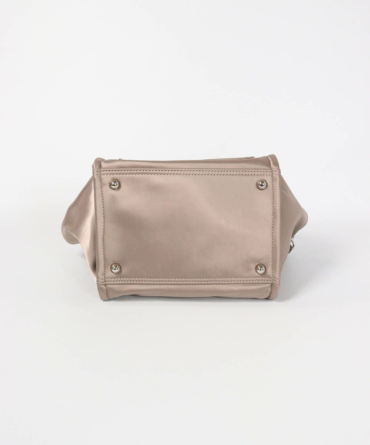 底部分（グレー）