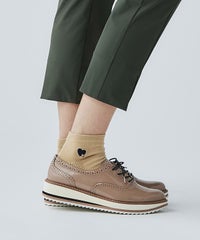 モデル着用画像（ベージュ）