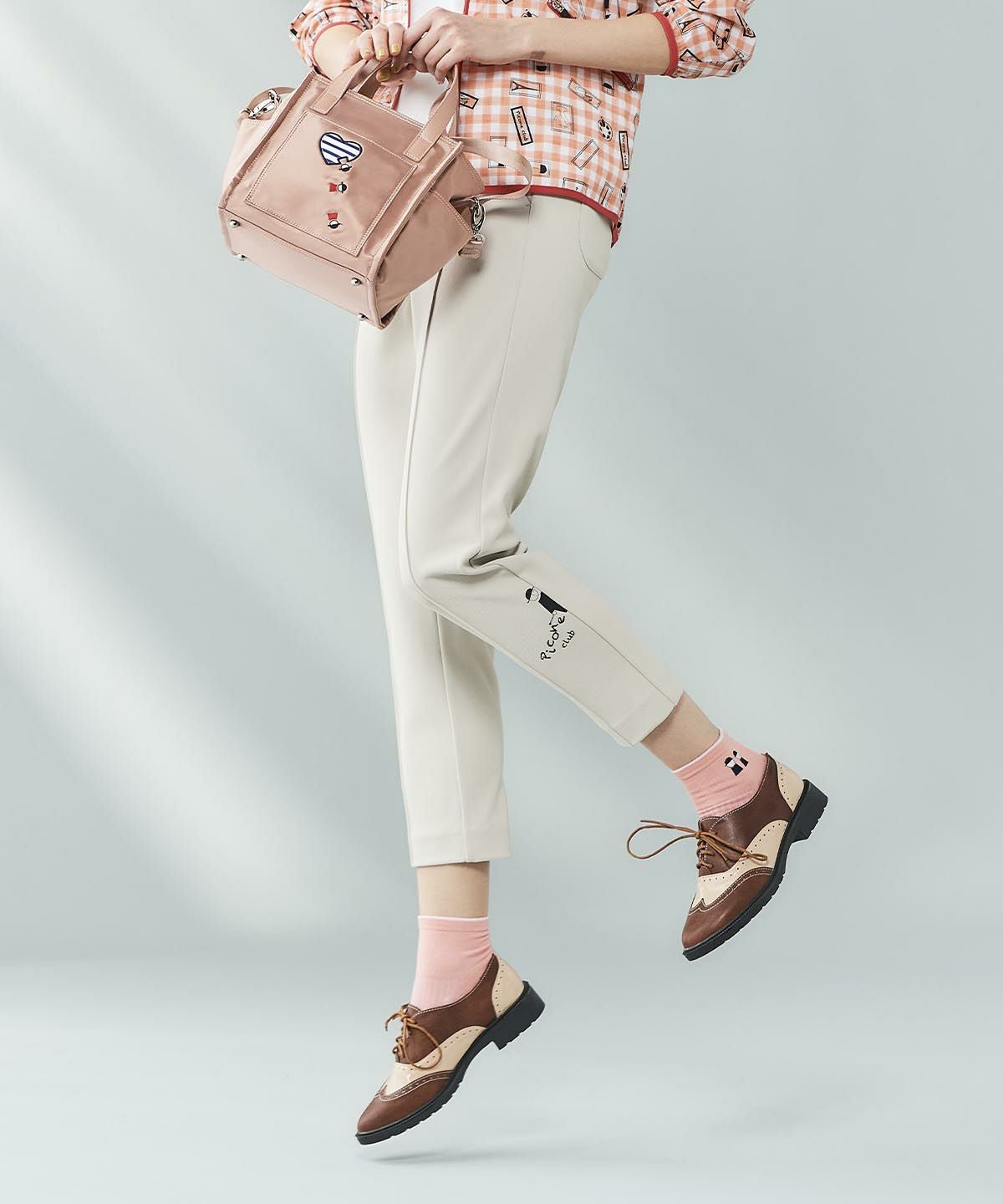 モデル着用画像（ベージュ）