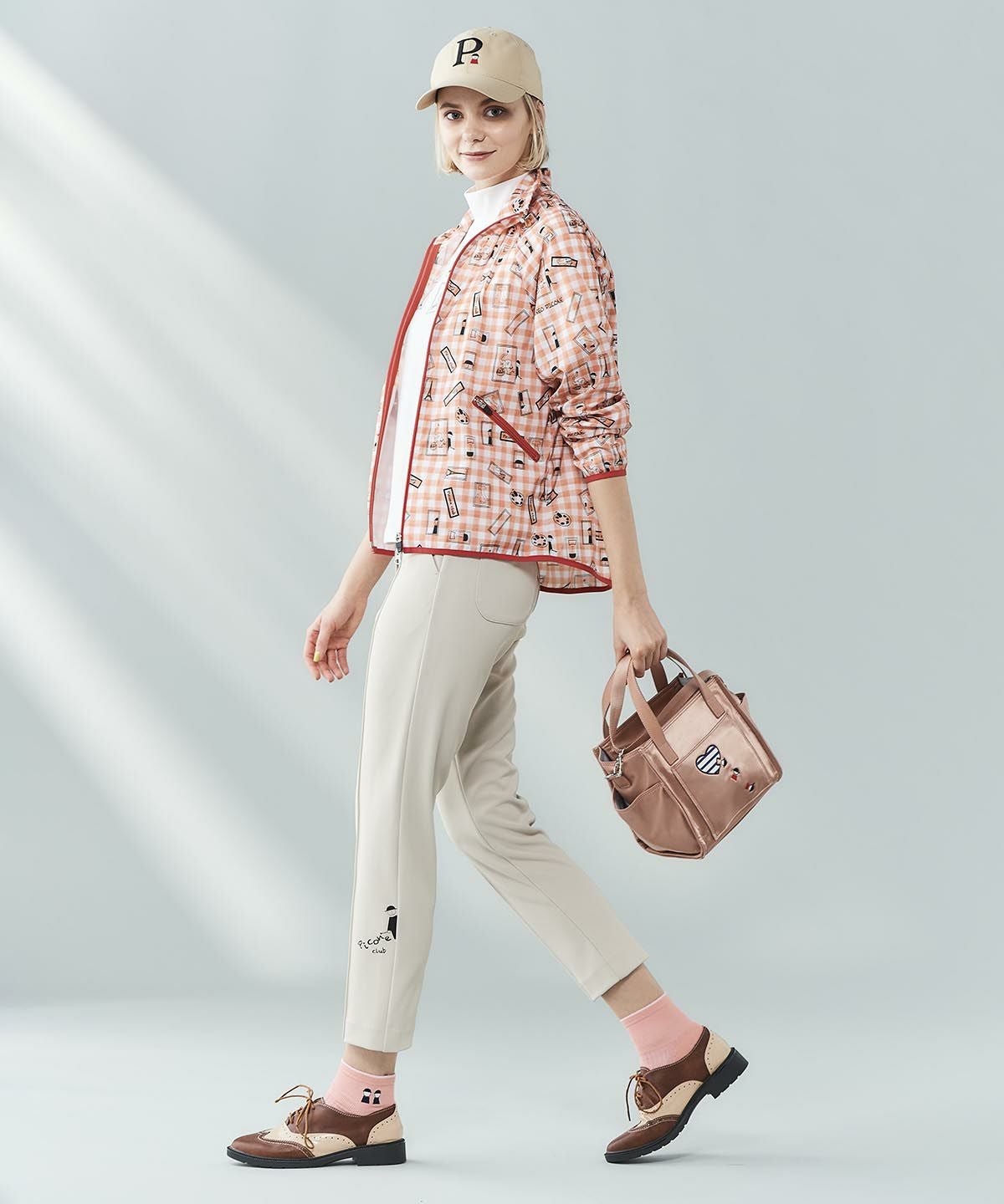 モデル着用画像（ベージュ）