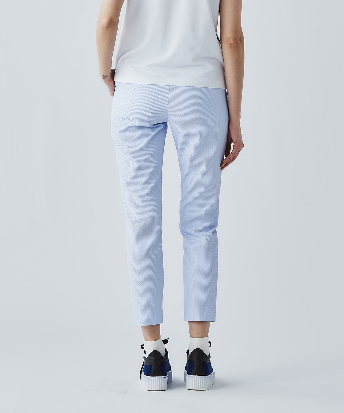 モデル着用画像（ライトブルー）