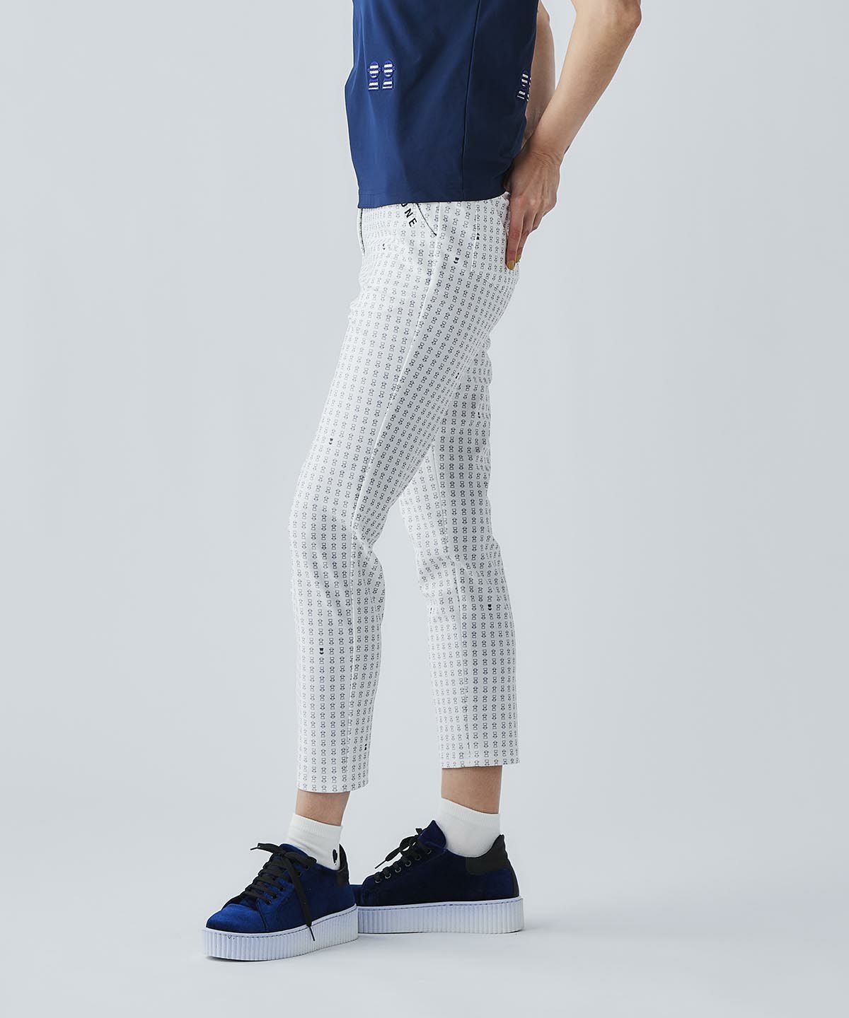 モデル着用画像（ホワイト）