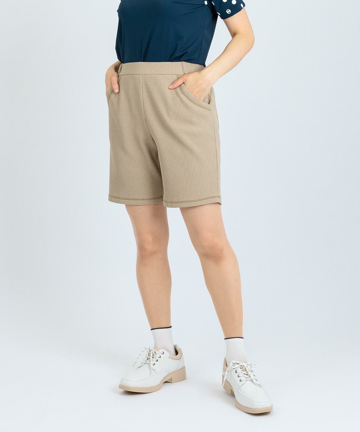 モデル着用画像（ベージュ）