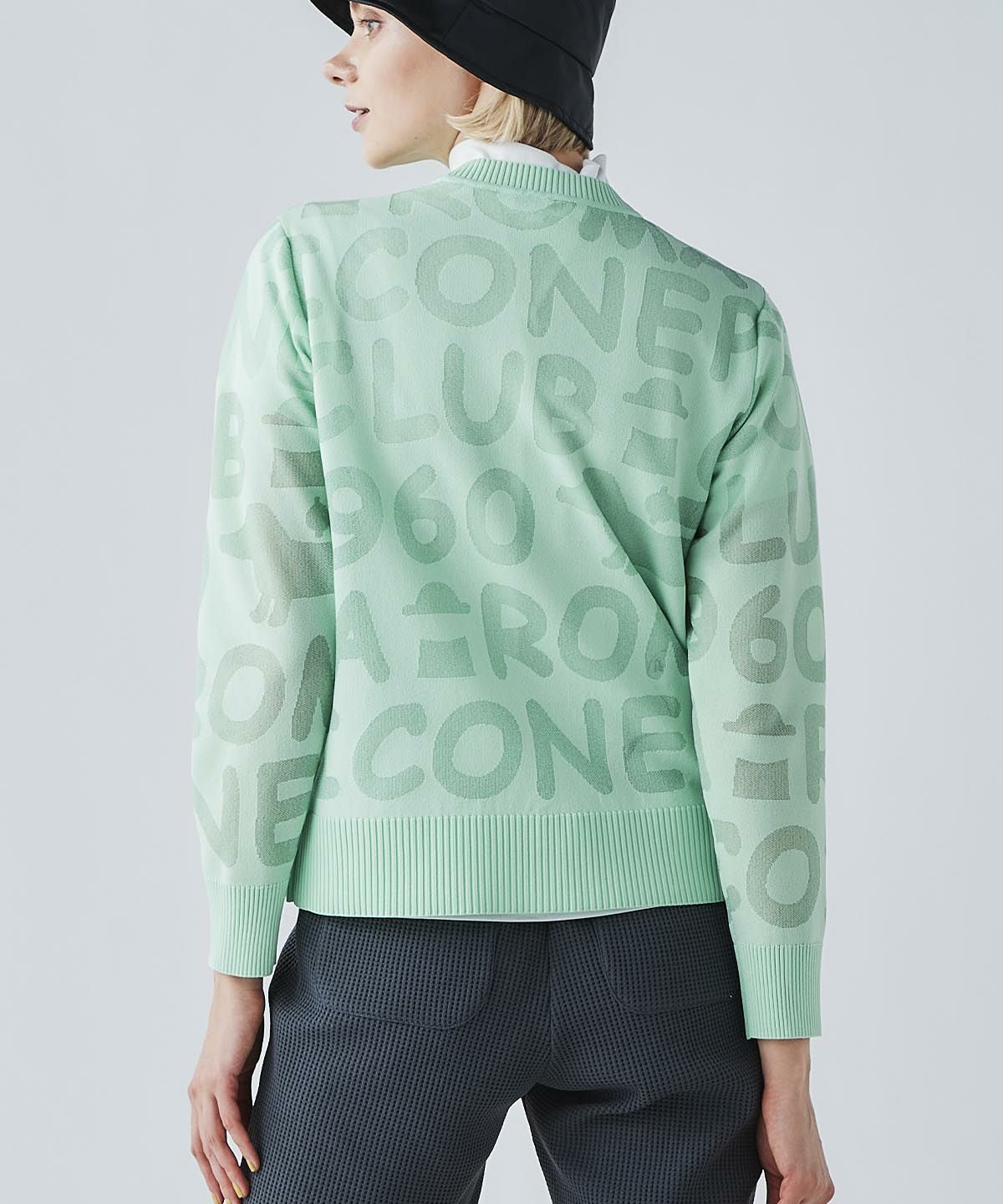 モデル着用画像（ライトグリーン）