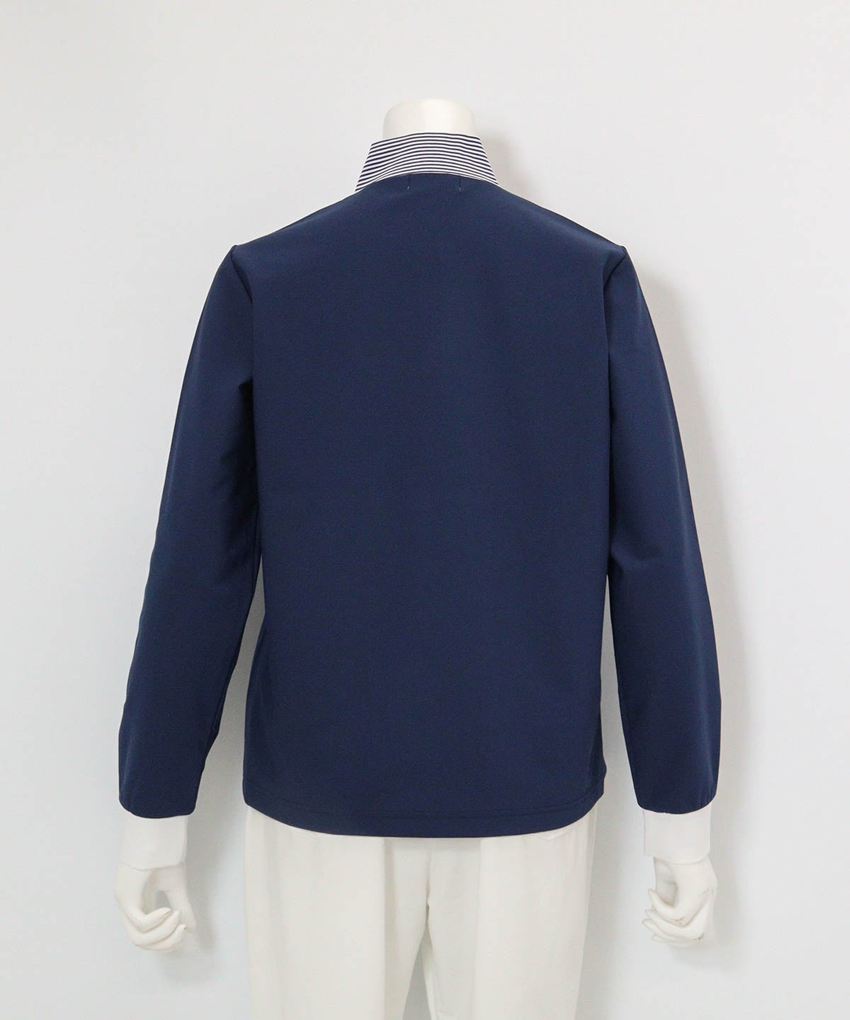 レイヤード風UV冷感プルオーバー(ネイビー)後ろ