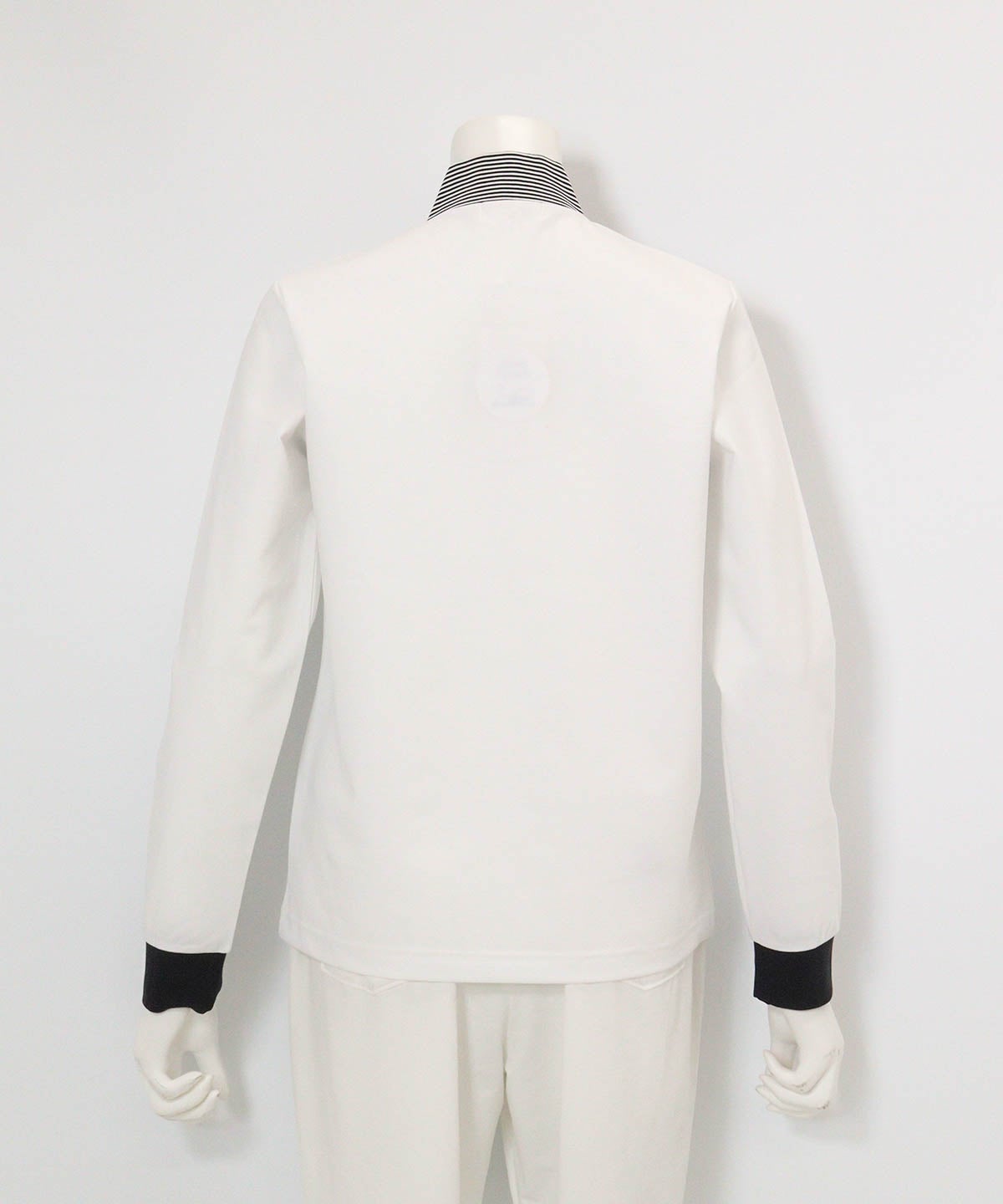 レイヤード風UV冷感プルオーバー(ホワイト)後ろ