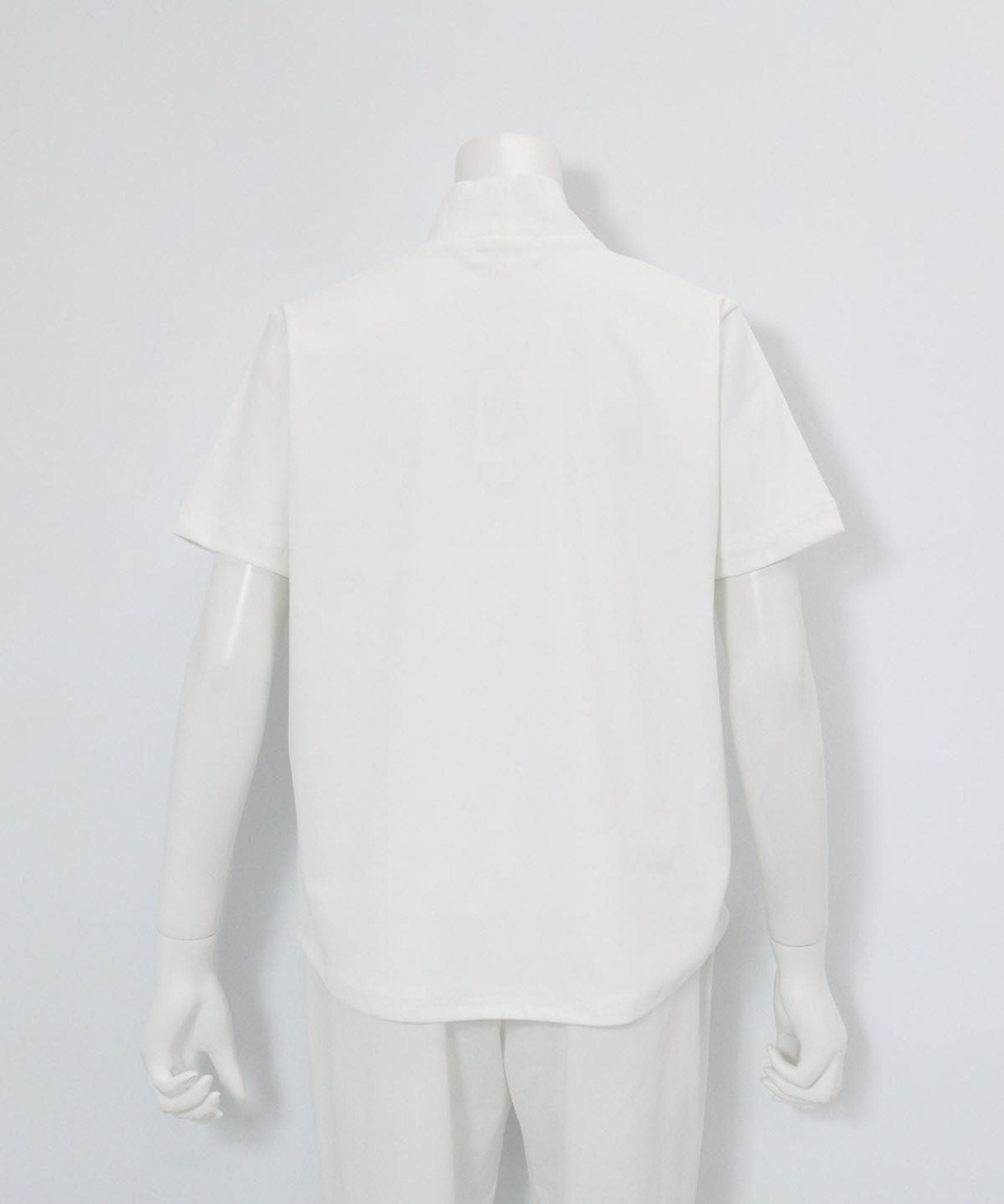 ミュージアム柄UV冷感プルオーバー後(ホワイト)