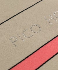 ロゴデザイン部分（ベージュ）