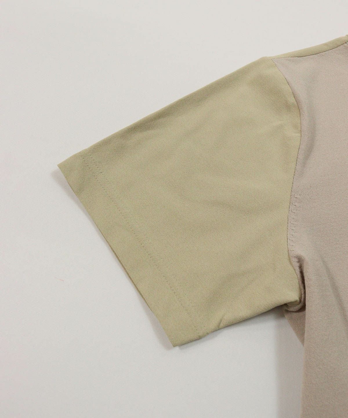 袖口部分（ベージュ）