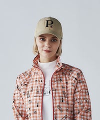 モデル着用画像（ベージュ）