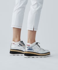 モデル着用画像（ホワイト）