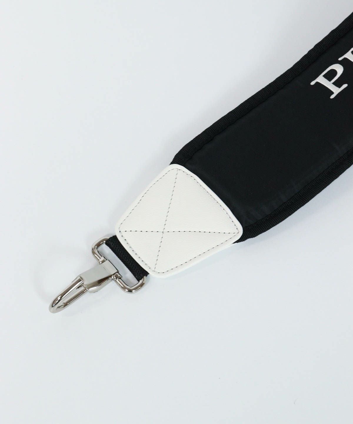 ショルダーストラップ金具部分（ブラック）